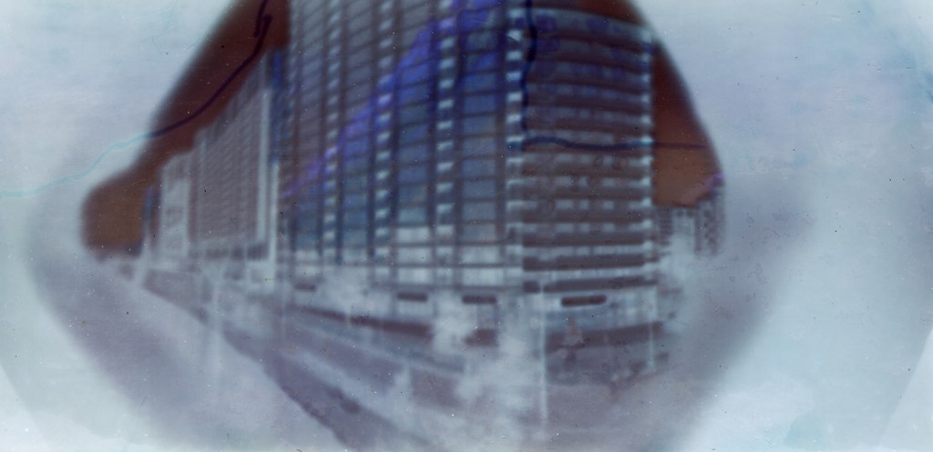 une ville à travers un objectif de microscope